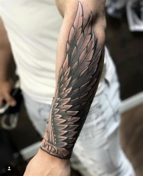 tatuaggio scritta braccio uomo|Tatuaggi braccio uomo: alcune idee da copiare